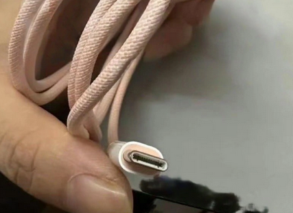 玉溪苹果15维修店分享iPhone15USB-C数据线长啥样